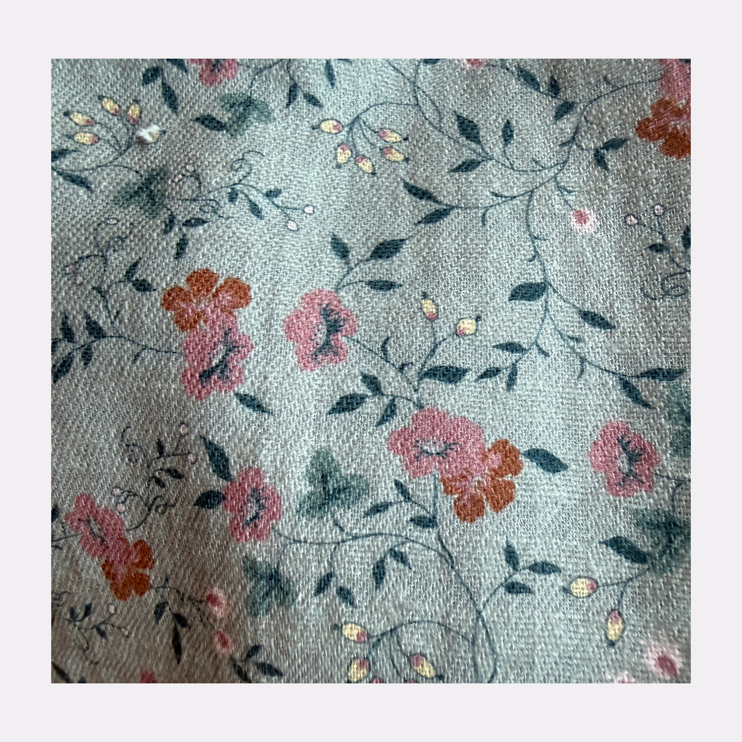 BLUSA BETH GRIS FLORES