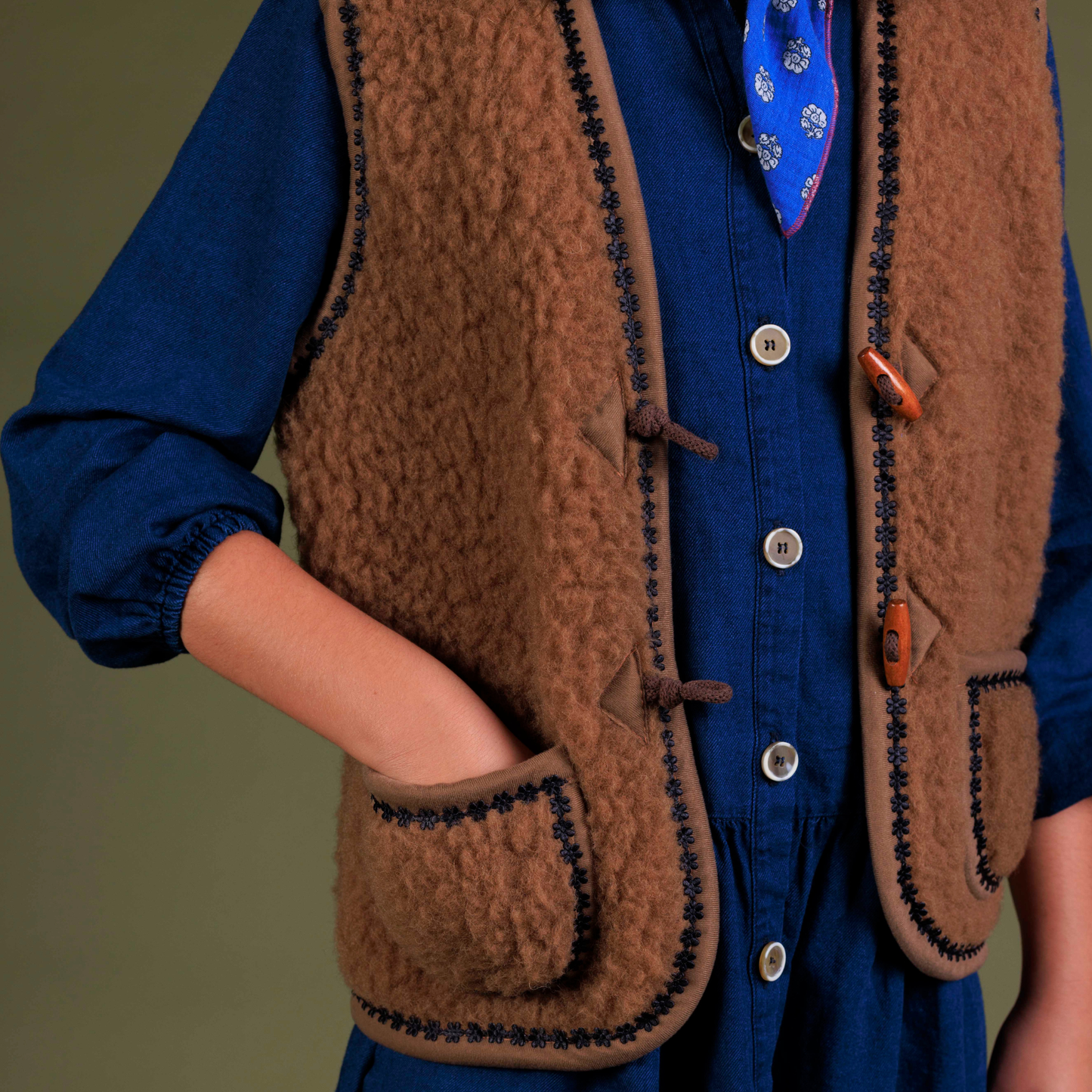 CHALECO BORREGO CHELSEA CAMEL